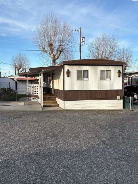 Photo of 700 Road 32 Space #23, Pasco, WA 99301 (MLS # 290621)