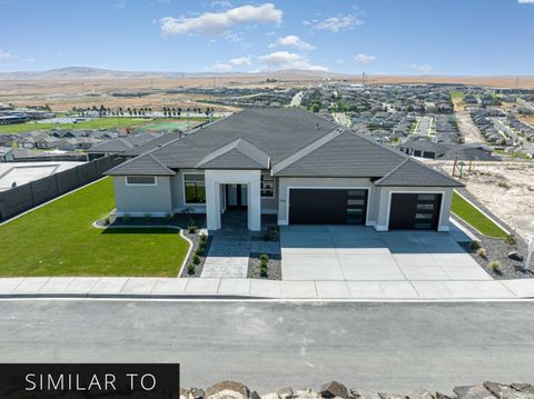Photo of 212 Taylor Lane, Pasco, WA 99301 (MLS # 287009)