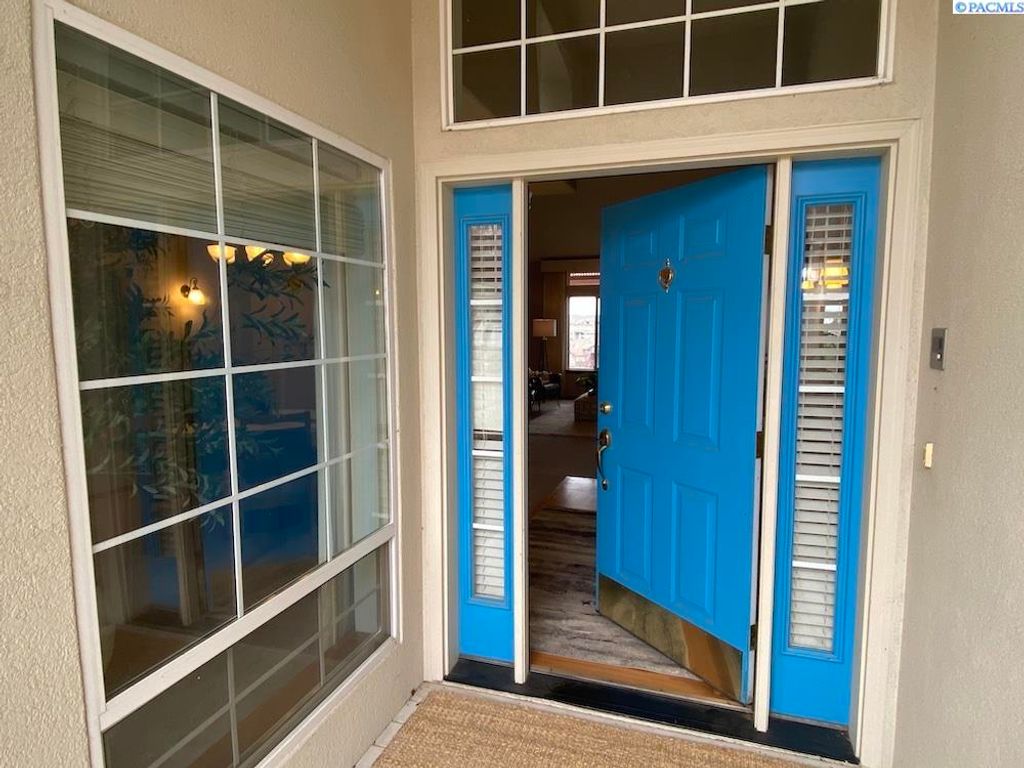 Photo of 2665 Maidstone St, Richland, WA 99354 (MLS # 290013)