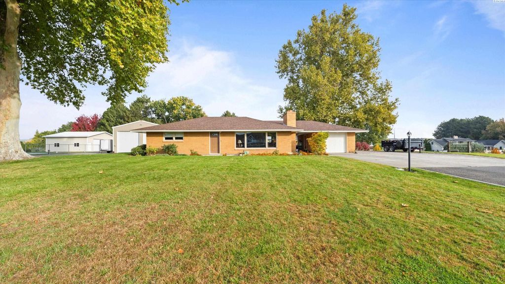 Photo of 7715 W Dradie St, Pasco, WA 99301 (MLS # 289424)