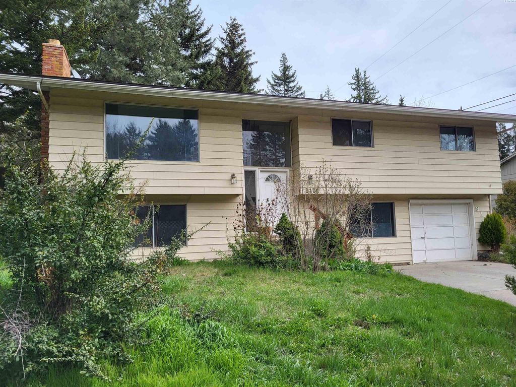 Photo of 910 SW Cityview St, Pullman, WA 99163 (MLS # 291075)