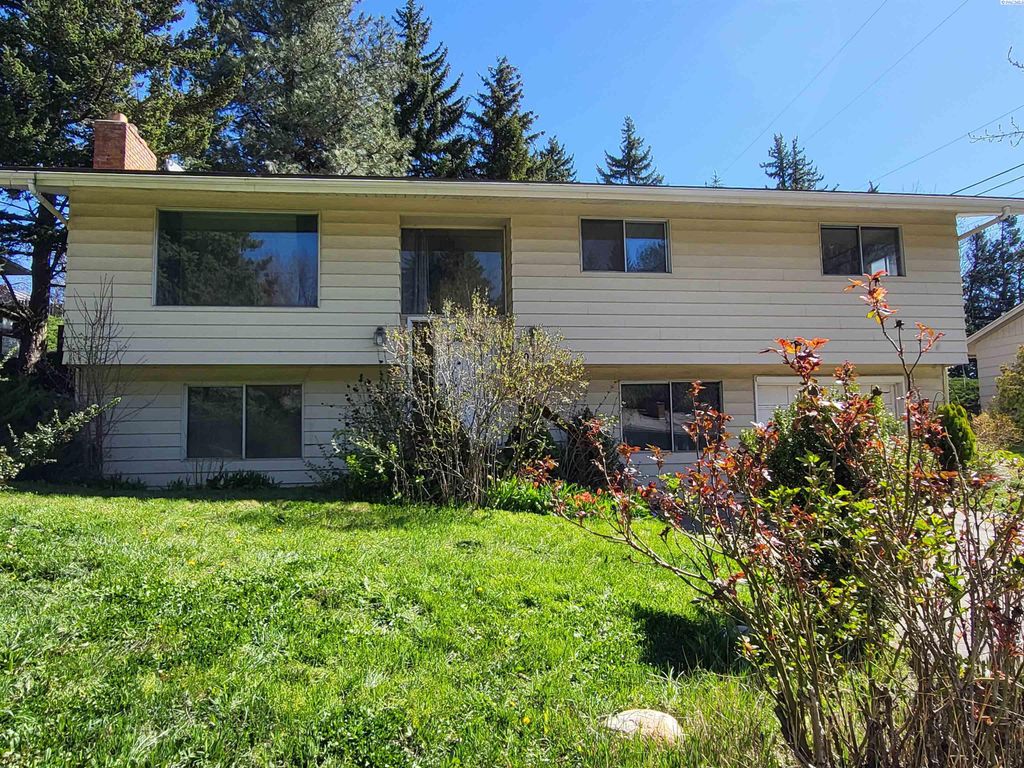 Photo of 910 SW Cityview St, Pullman, WA 99163 (MLS # 291075)