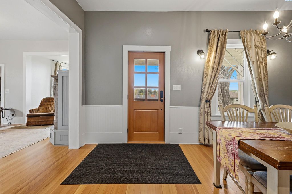 Photo of 100 W Church St, Palouse, WA 99161 (MLS # 292621)