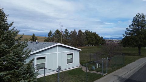 Photo of 260 NW Golden Hills Dr. #10 Dr, Pullman, WA 99163 (MLS # 292394)