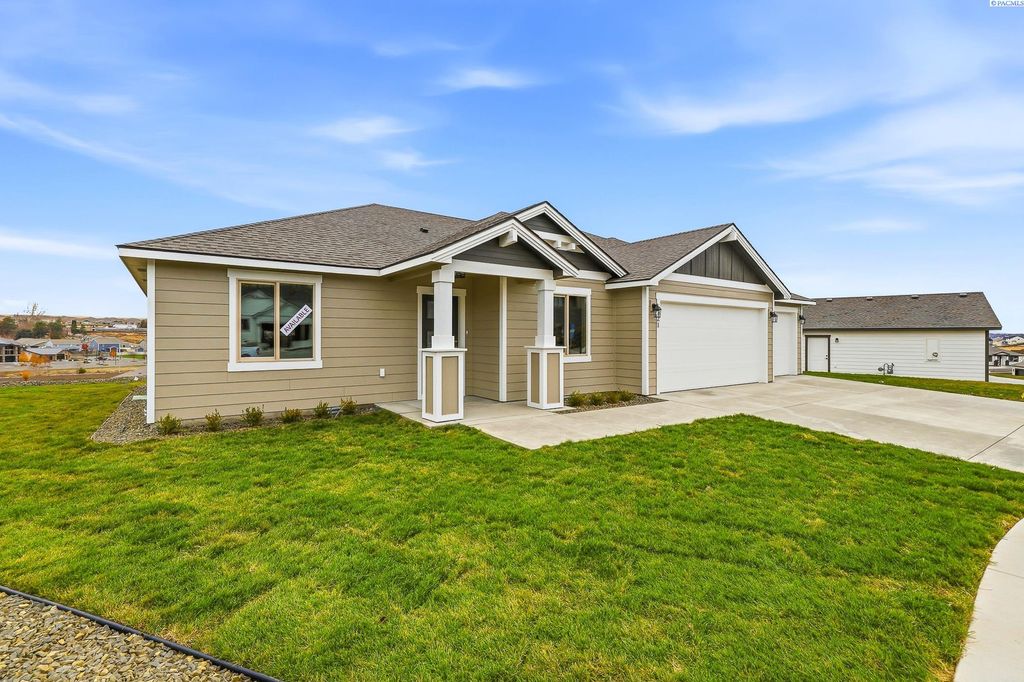 Photo of 6521 W 29th Ct, Kennewick, WA 99338 (MLS # 288954)