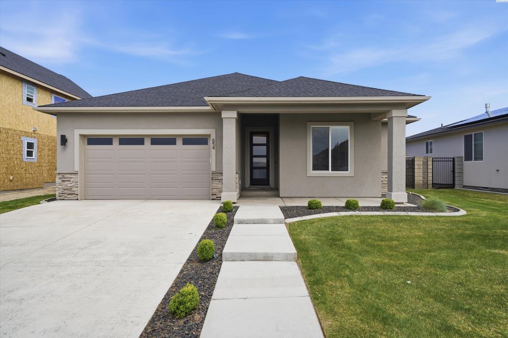 Photo of 654 Lazio Way, Richland, WA 99352 (MLS # 292182)
