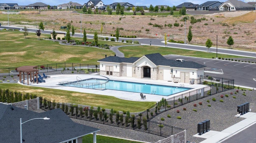 Photo of 654 Lazio Way, Richland, WA 99352 (MLS # 292182)