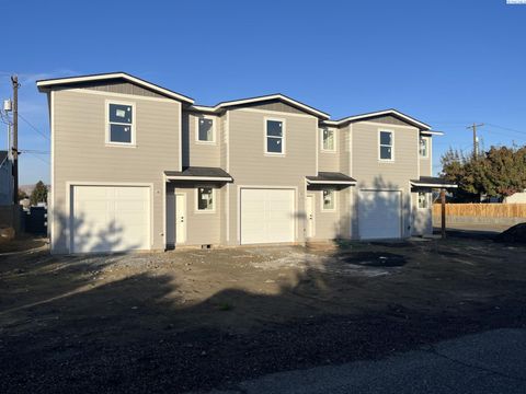 Photo of 1415 SE Carolina, Richland, WA 99352 (MLS # 288815)