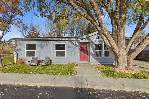 Photo of 116 NW Glenhaven Dr, Pullman, WA 99163 (MLS # 289131)