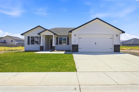 Photo of 218 Packer St, Prosser, WA 99350 (MLS # 294000)