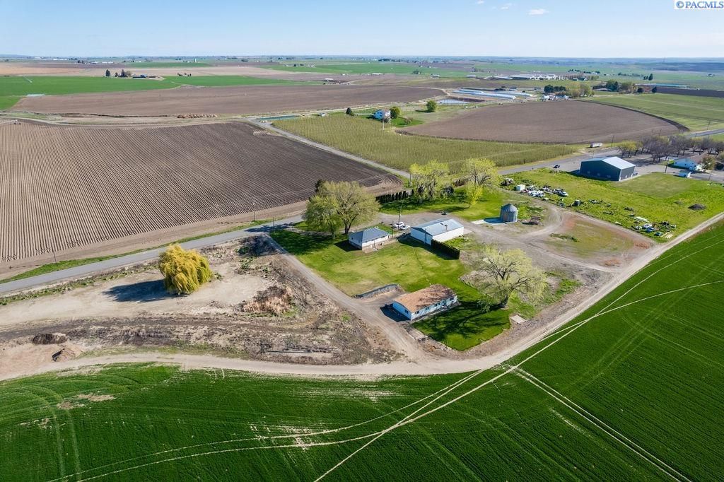 Photo of 4221 Dogwood Rd, Pasco, WA 99301 (MLS # 290376)