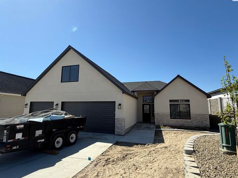 Photo of 2379 Upriver Ave, Richland, WA 99352 (MLS # 288825)