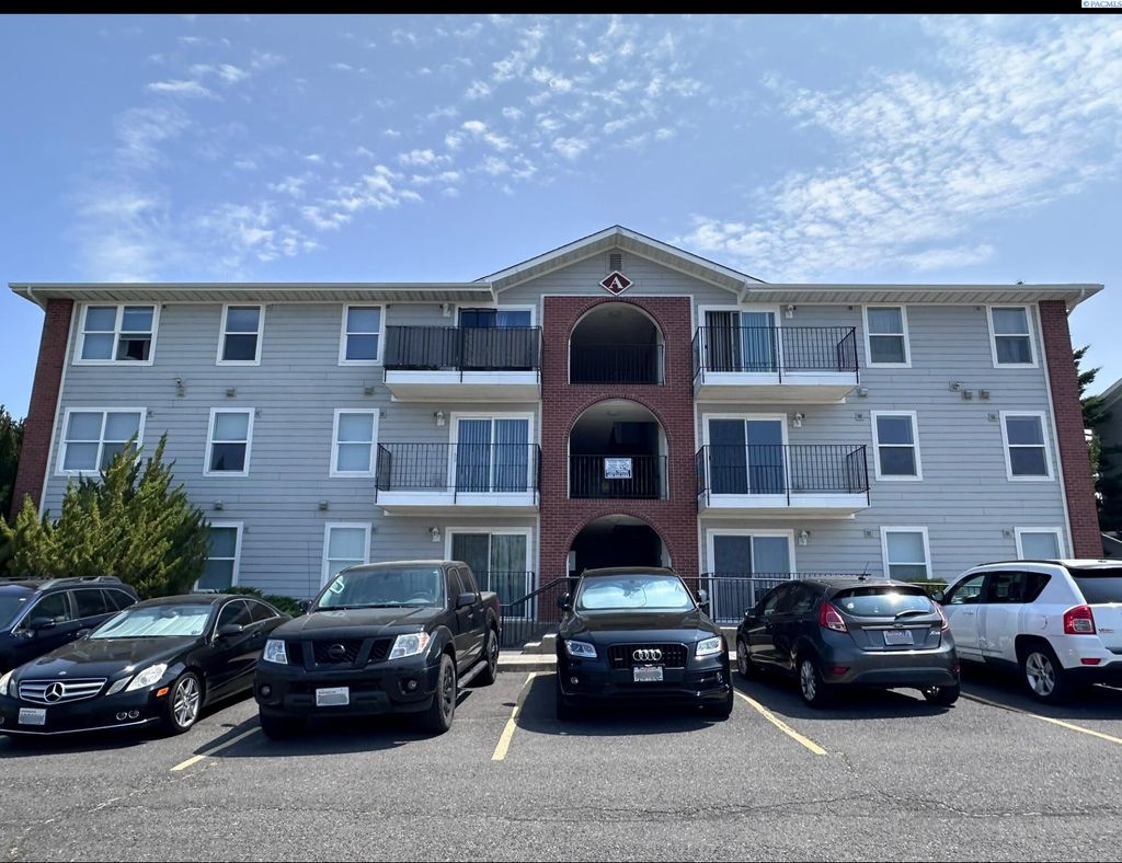 Photo of 1645 NE Merman Dr A 202 Dr #A 202, Pullman, WA 99163 (MLS # 285048)