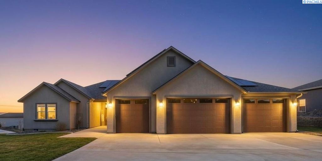 Photo of 6832 Collins Road, West Richland, WA 99353 (MLS # 292104)