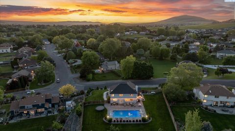 Photo of 2780 Lapierre Canyon Dr, Kennewick, WA 99338 (MLS # 292708)