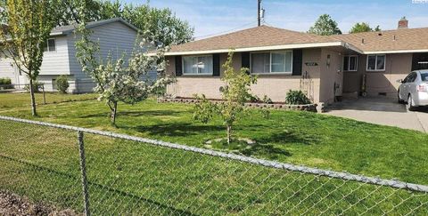 Photo of 4004 W Deschutes Ave, Kennewick, WA 99336 (MLS # 289744)