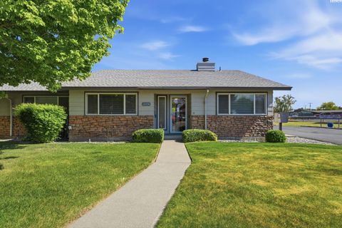 Photo of 2415 W Grand Rhonde Avenue #C, Kennewick, WA 99336 (MLS # 292517)