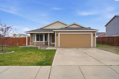 Photo of 9316 Mustang Dr, Pasco, WA 99301 (MLS # 291797)