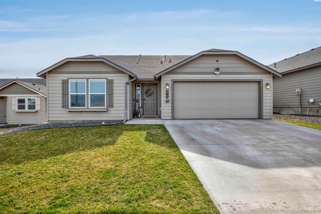Photo of 521 Marysville Way, Richland, WA 99352 (MLS # 290950)