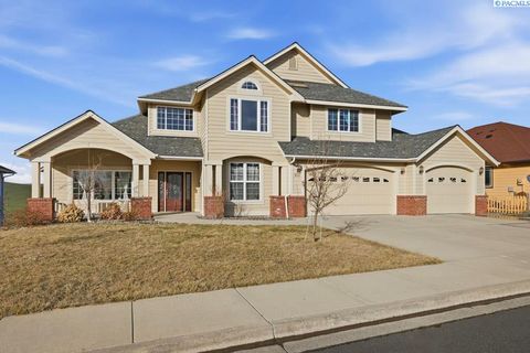 Photo of 820 NW Palouse View Ct, Pullman, WA 99163 (MLS # 290373)