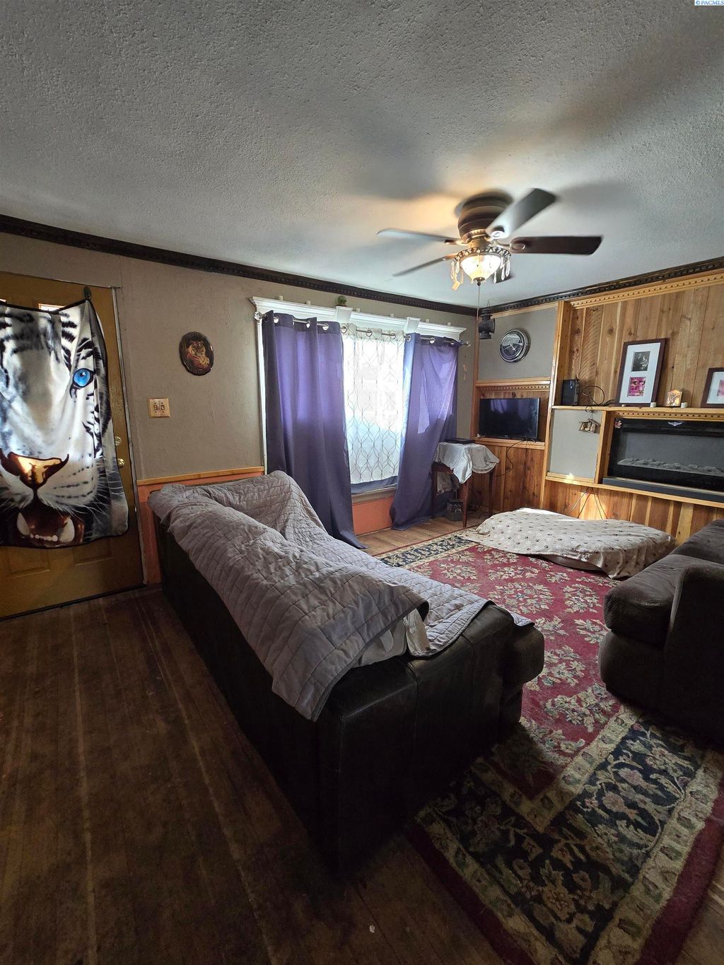 Photo of 235 S Main St, Washtucna, WA 99371 (MLS # 292441)