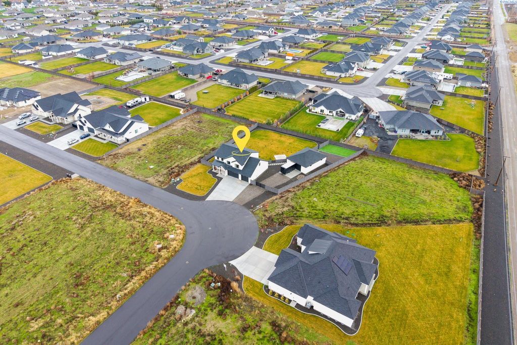 Photo of 6501 Lazy B Drive, Pasco, WA 99301 (MLS # 289525)