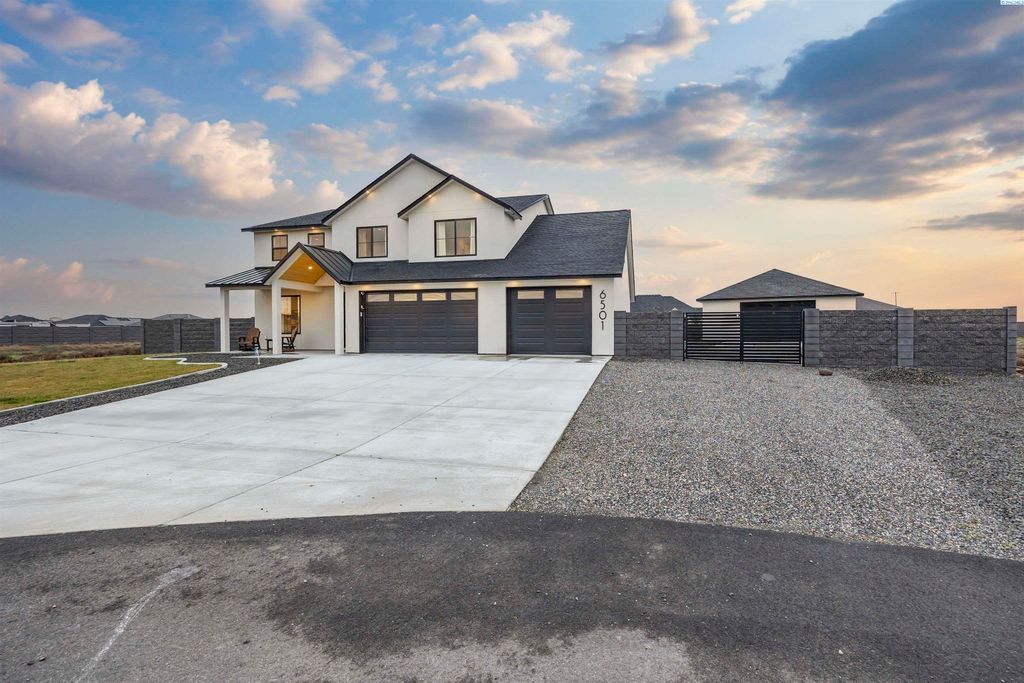 Photo of 6501 Lazy B Drive, Pasco, WA 99301 (MLS # 289525)