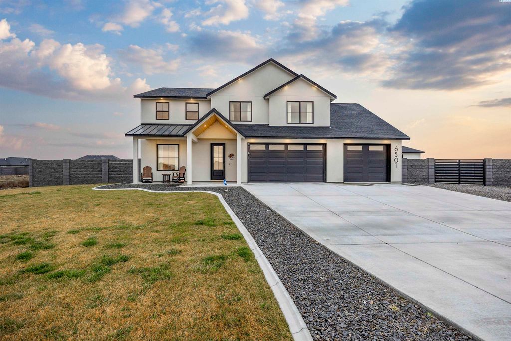 Photo of 6501 Lazy B Drive, Pasco, WA 99301 (MLS # 289525)