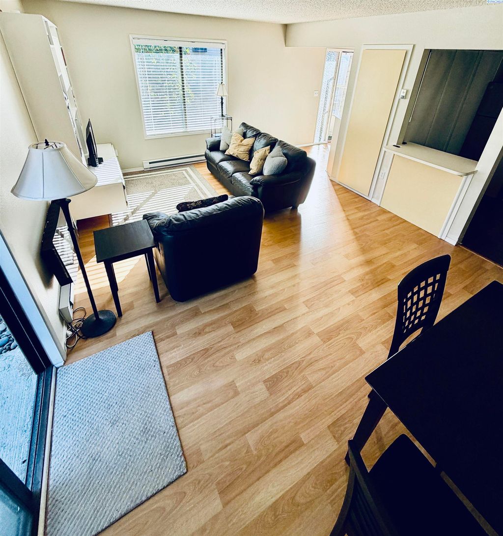 Photo of 600 SW Crestview St #22 St, Pullman, WA 99163 (MLS # 284719)
