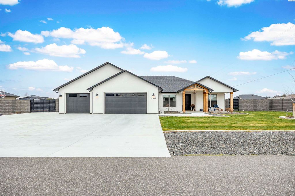 Photo of 12403 Clark Fork Road, Pasco, WA 99301 (MLS # 289934)