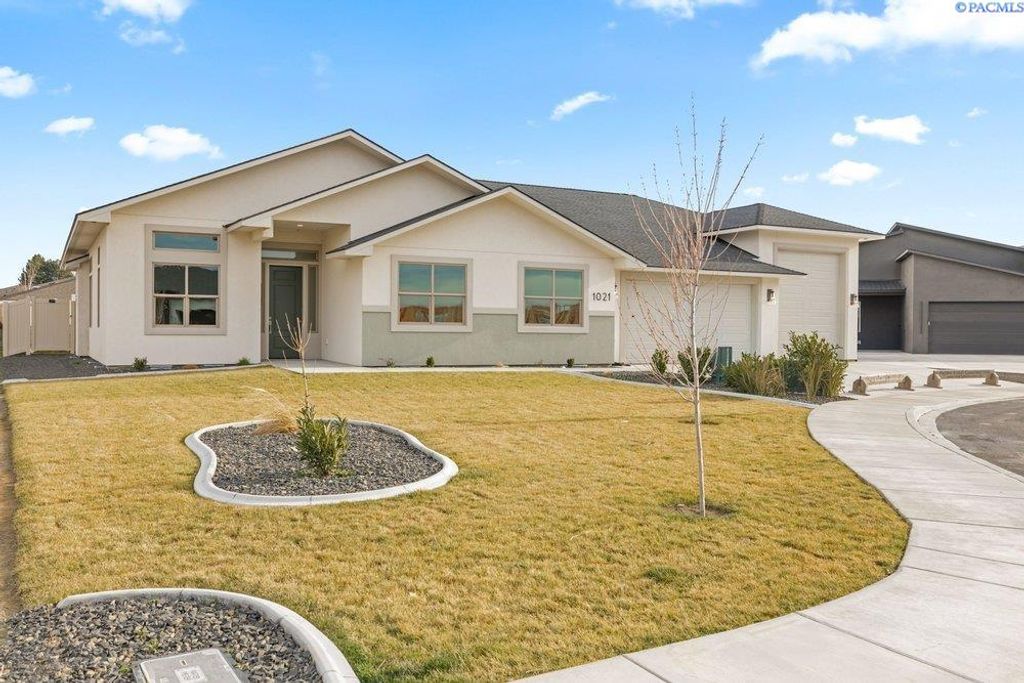 Photo of 1021 S Florida Pl, Kennewick, WA 99338 (MLS # 289745)