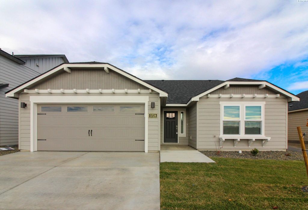 Photo of 3728 Barbera Street, Richland, WA 99352 (MLS # 288903)