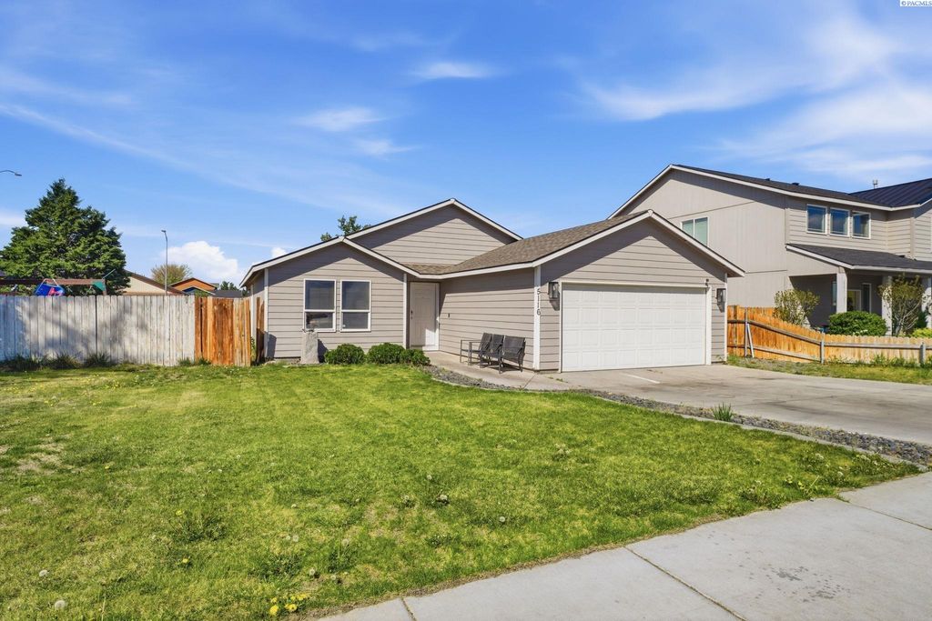Photo of 5116 Cleveland Ln, Pasco, WA 99301 (MLS # 292172)