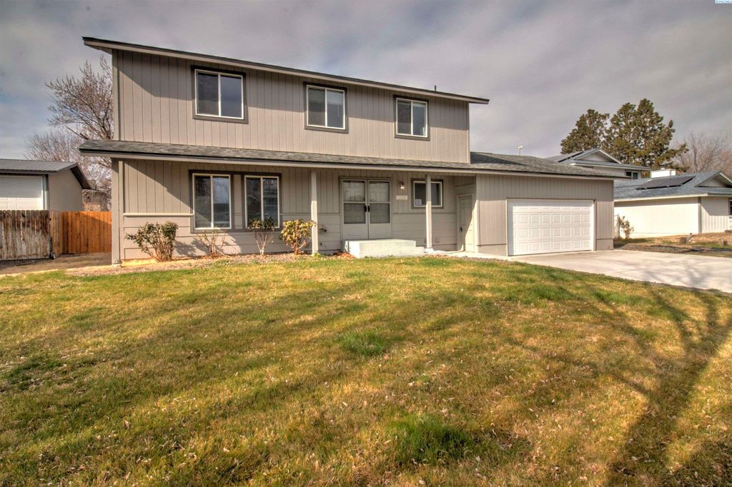 Photo of 2135 Blue Jay Ln, West Richland, WA 99353 (MLS # 291353)