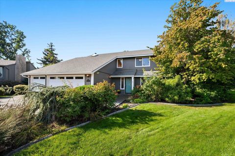 Photo of 2519 Oak Hills Ct, Richland, WA 99352 (MLS # 287687)