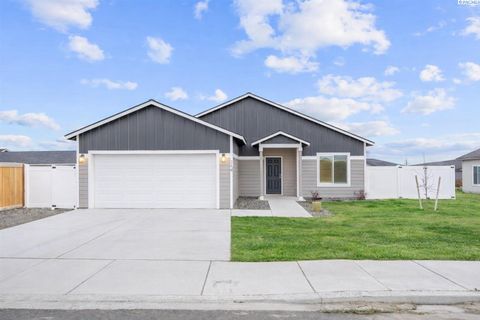 Photo of 1344 14th St, Benton City, WA 99320 (MLS # 291259)