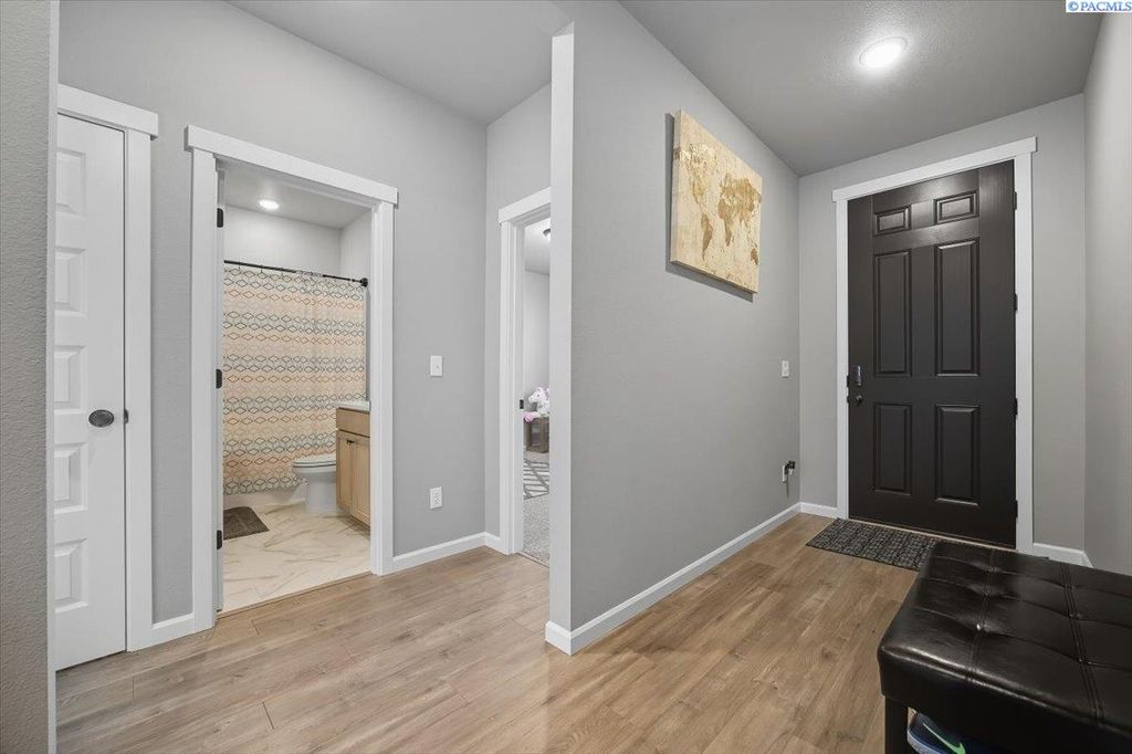 Photo of 8195 Lennox St, West Richland, WA 99353 (MLS # 288480)