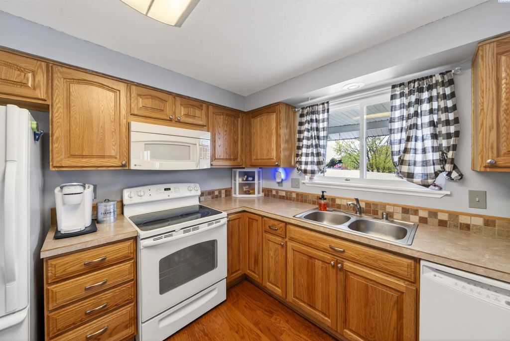 Photo of 2603 N Rd. 56, Pasco, WA 99301 (MLS # 292029)