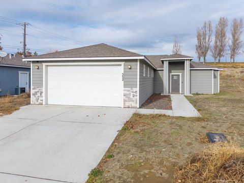 Photo of 352 E Davis St, Connell, WA 99326 (MLS # 288884)