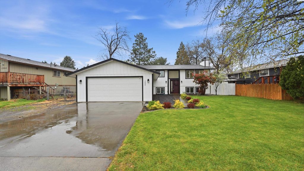 Photo of 1606 W 19th Ave, Kennewick, WA 99336 (MLS # 291760)