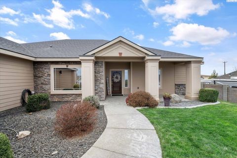 Photo of 11814 S Grandview Ln, Kennewick, WA 99338 (MLS # 289680)