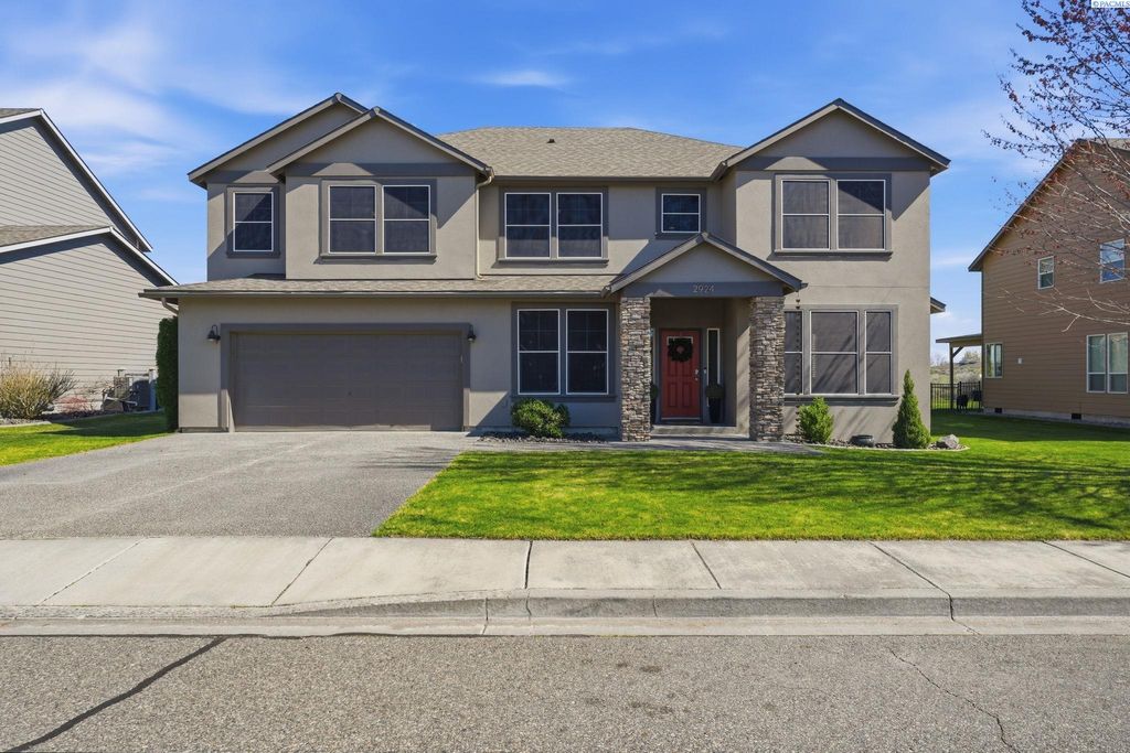 Photo of 2924 Redrock Ridge Loop, Richland, WA 99354 (MLS # 291599)