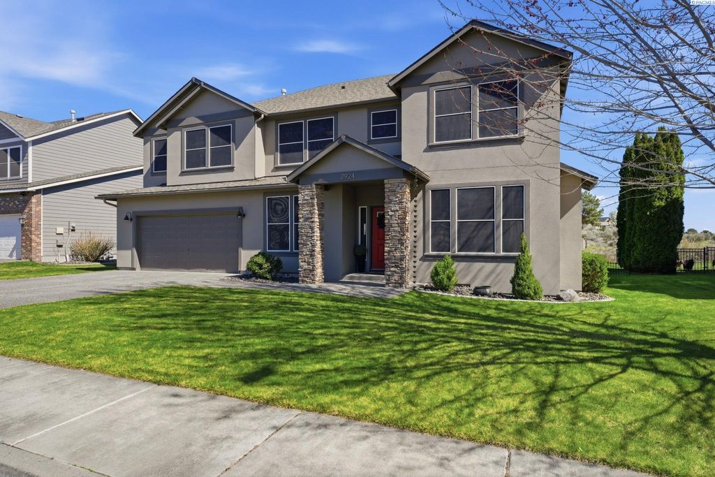Photo of 2924 Redrock Ridge Loop, Richland, WA 99354 (MLS # 291599)