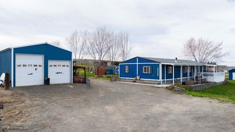 Photo of 254440 E Sr 397 Hwy, Kennewick, WA 99337 (MLS # 290971)