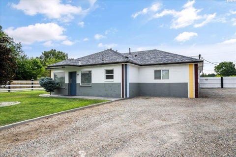 Photo of 3921 W 10th Ave, Kennewick, WA 99336 (MLS # 294946)