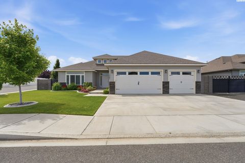 Photo of 7045 W 31st Place, Kennewick, WA 99338 (MLS # 293604)