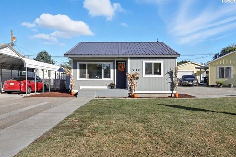 Photo of 910 Wright Ave, Richland, WA 99352 (MLS # 288050)