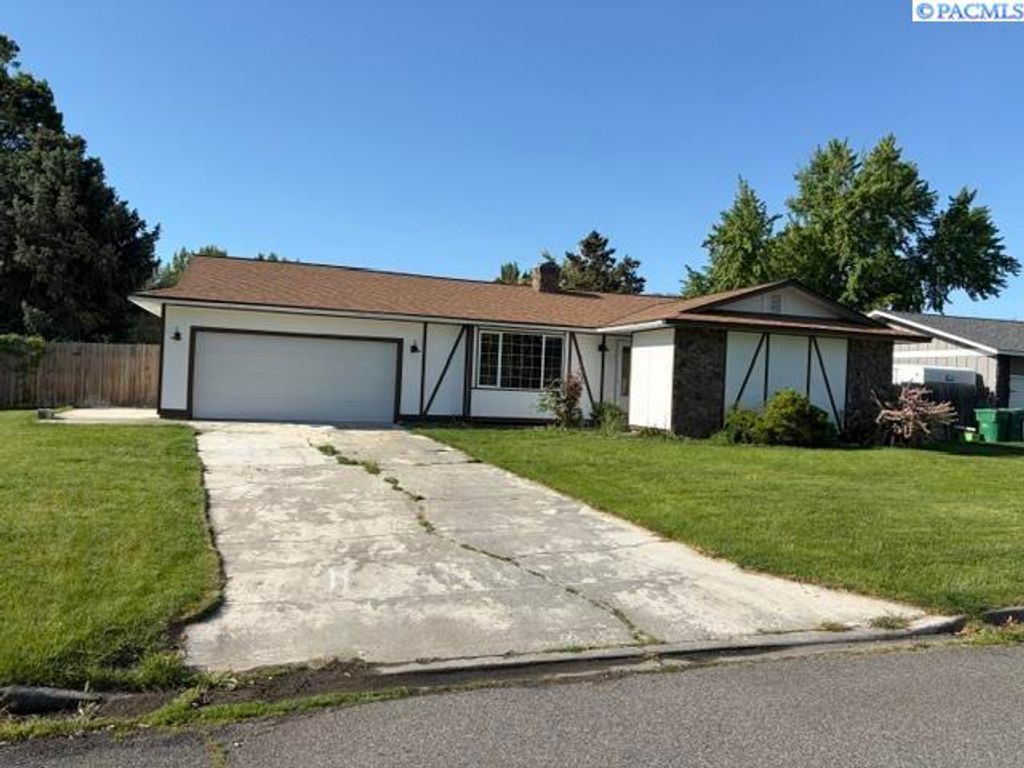 Photo of 5015 W 6th Pl, Kennewick, WA 99336 (MLS # 292725)
