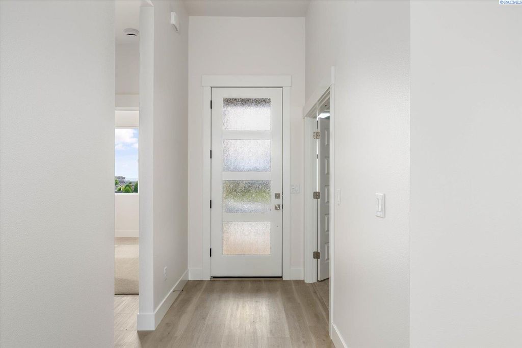 Photo of 3758 S Nelson St, Kennewick, WA 99338 (MLS # 290277)