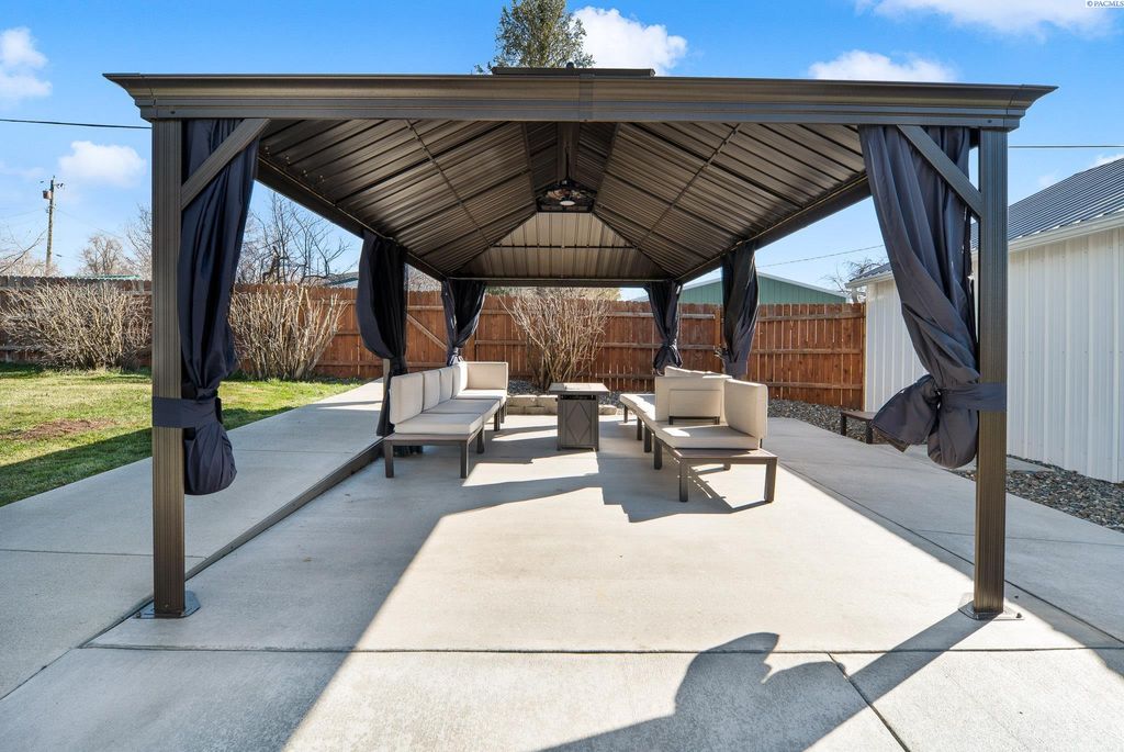 Photo of 1645 E Idaho St, Palouse, WA 99161 (MLS # 291159)